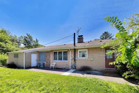 Tiny photo for 3360 W Arthur Avenue, Lincolnwood, IL 60712 (MLS # 12661900)