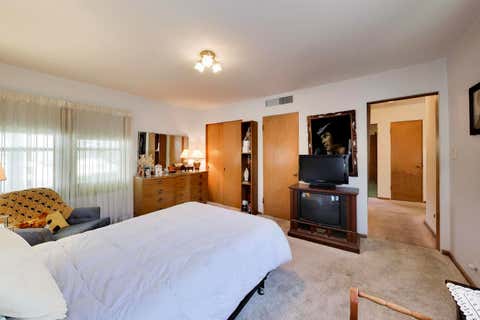 Tiny photo for 3360 W Arthur Avenue, Lincolnwood, IL 60712 (MLS # 12661900)