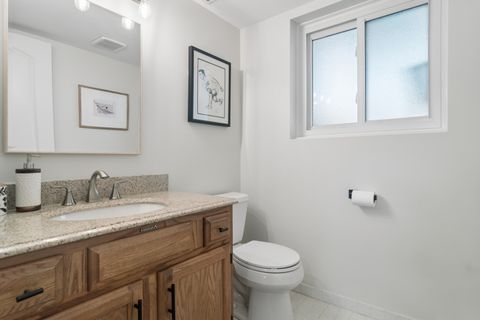 Tiny photo for 2305 N Williamsburg Street, Arlington Heights, IL 60004 (MLS # 12636087)