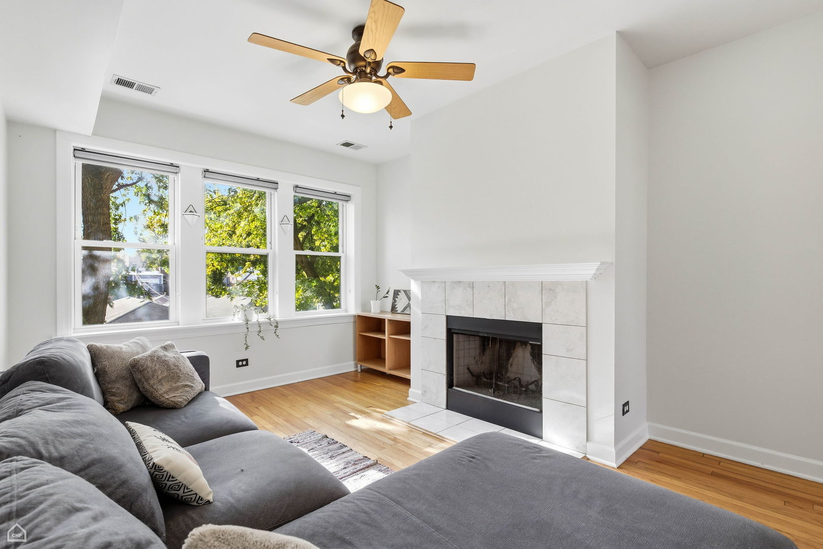 3222 W Berteau Avenue 2