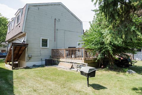 Tiny photo for 824 S Mckinley Avenue, Kankakee, IL 60901 (MLS # 12443113)