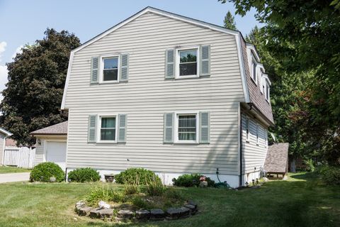 Tiny photo for 824 S Mckinley Avenue, Kankakee, IL 60901 (MLS # 12443113)