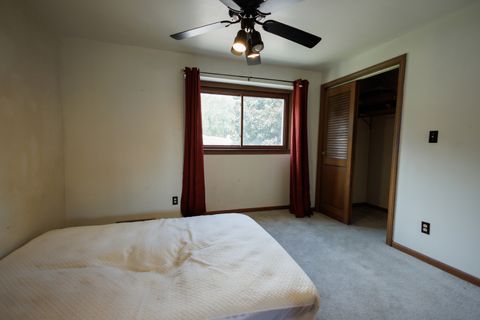 Tiny photo for 824 S Mckinley Avenue, Kankakee, IL 60901 (MLS # 12443113)