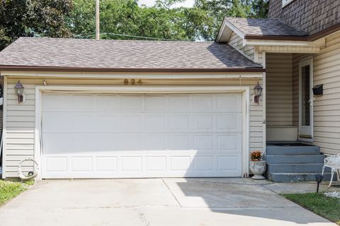 Tiny photo for 824 S Mckinley Avenue, Kankakee, IL 60901 (MLS # 12443113)