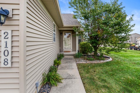Tiny photo for 2108 S Stonebrooke Court, Urbana, IL 61802 (MLS # 12775846)