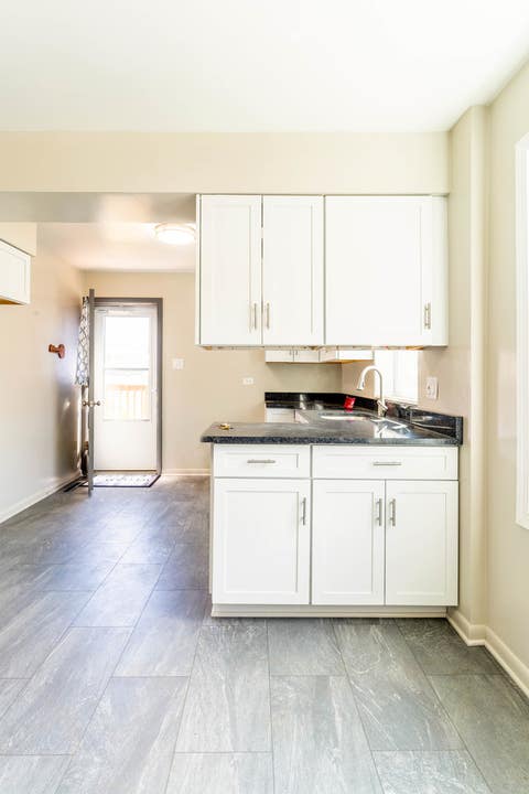 Tiny photo for 10519 S Avers Avenue, Chicago, IL 60655 (MLS # 12643302)