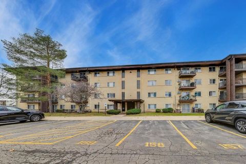 Photo of 445 S Cleveland Avenue #302, Arlington Heights, IL 60005 (MLS # 12589528)