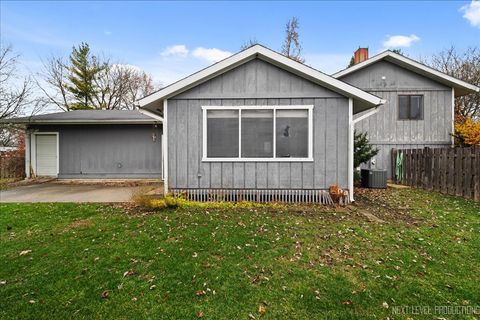 Tiny photo for 1009 Sutton Drive, Crystal Lake, IL 60014 (MLS # 12523718)