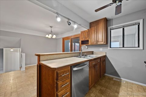 Tiny photo for 1009 Sutton Drive, Crystal Lake, IL 60014 (MLS # 12523718)