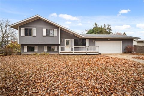 Tiny photo for 1009 Sutton Drive, Crystal Lake, IL 60014 (MLS # 12523718)