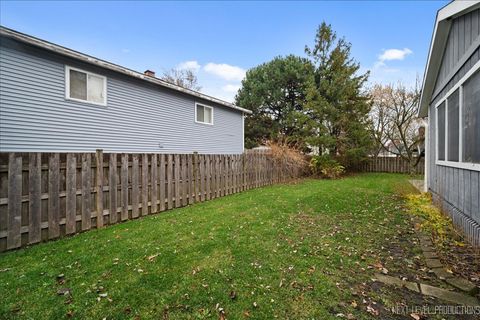 Tiny photo for 1009 Sutton Drive, Crystal Lake, IL 60014 (MLS # 12523718)