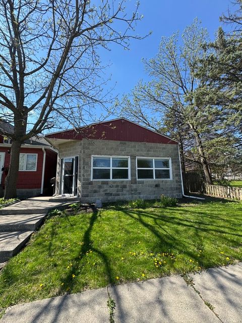 122 W Page Street Sycamore IL 60178