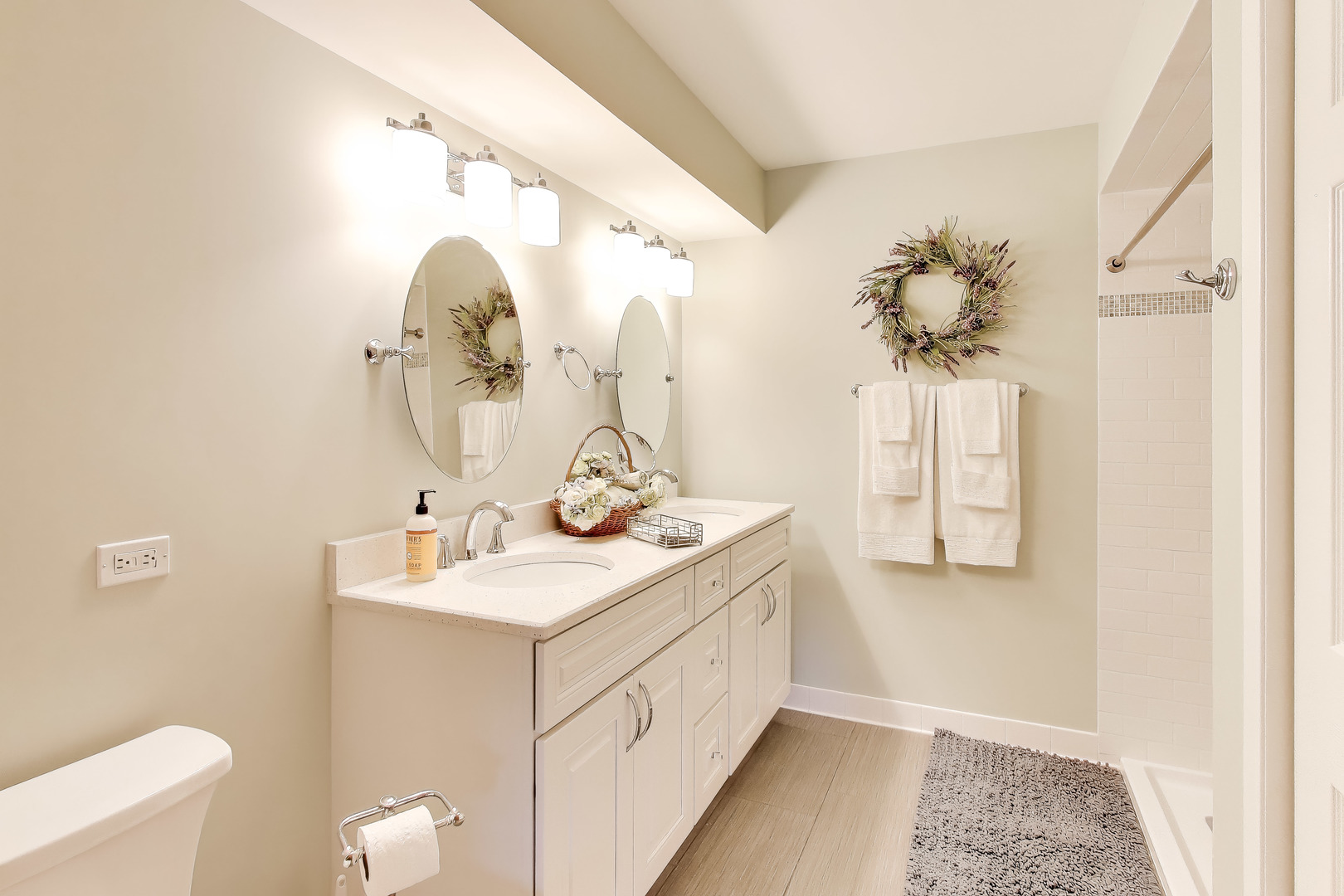 6121 N Northwest Highway 406