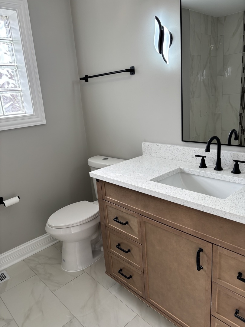 6127 W 79th Place