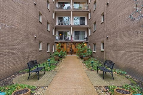 Tiny photo for 411 Ashland Avenue #1A, River Forest, IL 60305 (MLS # 12591149)