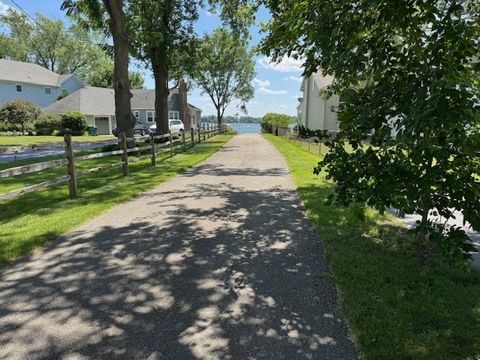 Tiny photo for 80 N Lake Avenue, Third Lake, IL 60030 (MLS # 12400005)