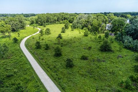 Tiny photo for 80 N Lake Avenue, Third Lake, IL 60030 (MLS # 12400005)