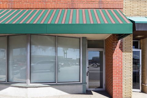 Photo of 7036 W Cermak Road #2, Berwyn, IL 60402 (MLS # 12628120)