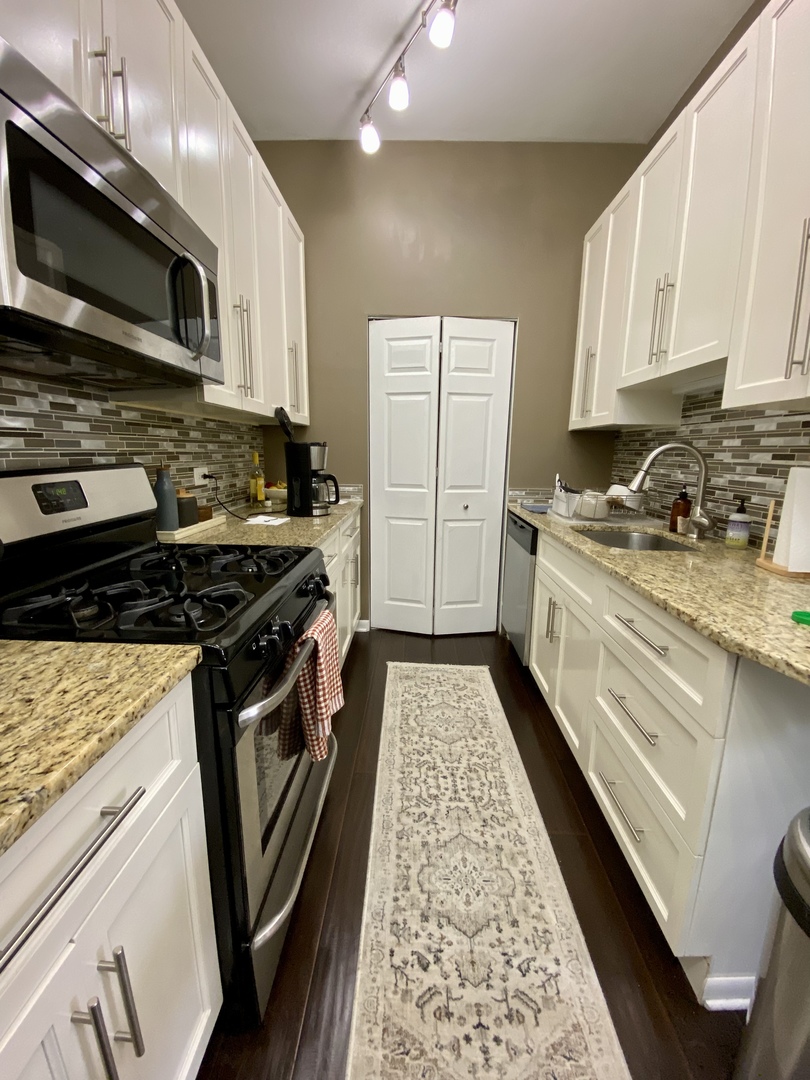 1657 N Halsted Street 1R