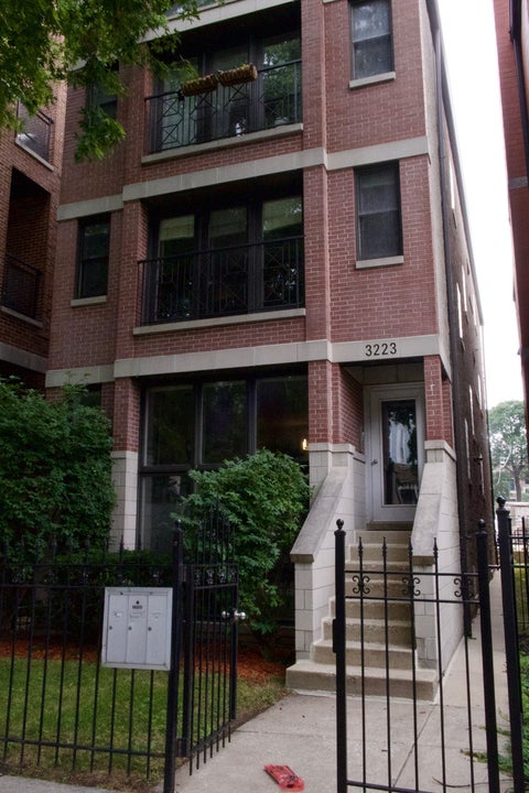 Photo of 3223 N Racine Avenue #1, Chicago, IL 60657 (MLS # 12738735)