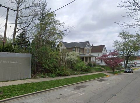 Tiny photo for 231 W Downer Place, Aurora, IL 60506 (MLS # 12383669)