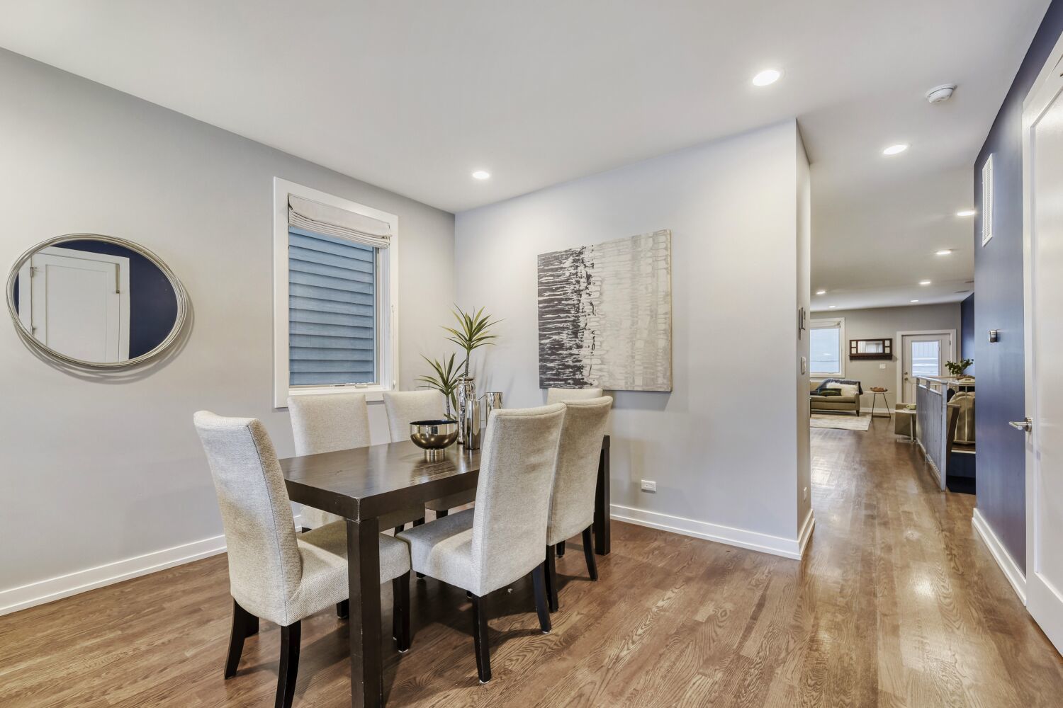 520 N Oakley Avenue 1S