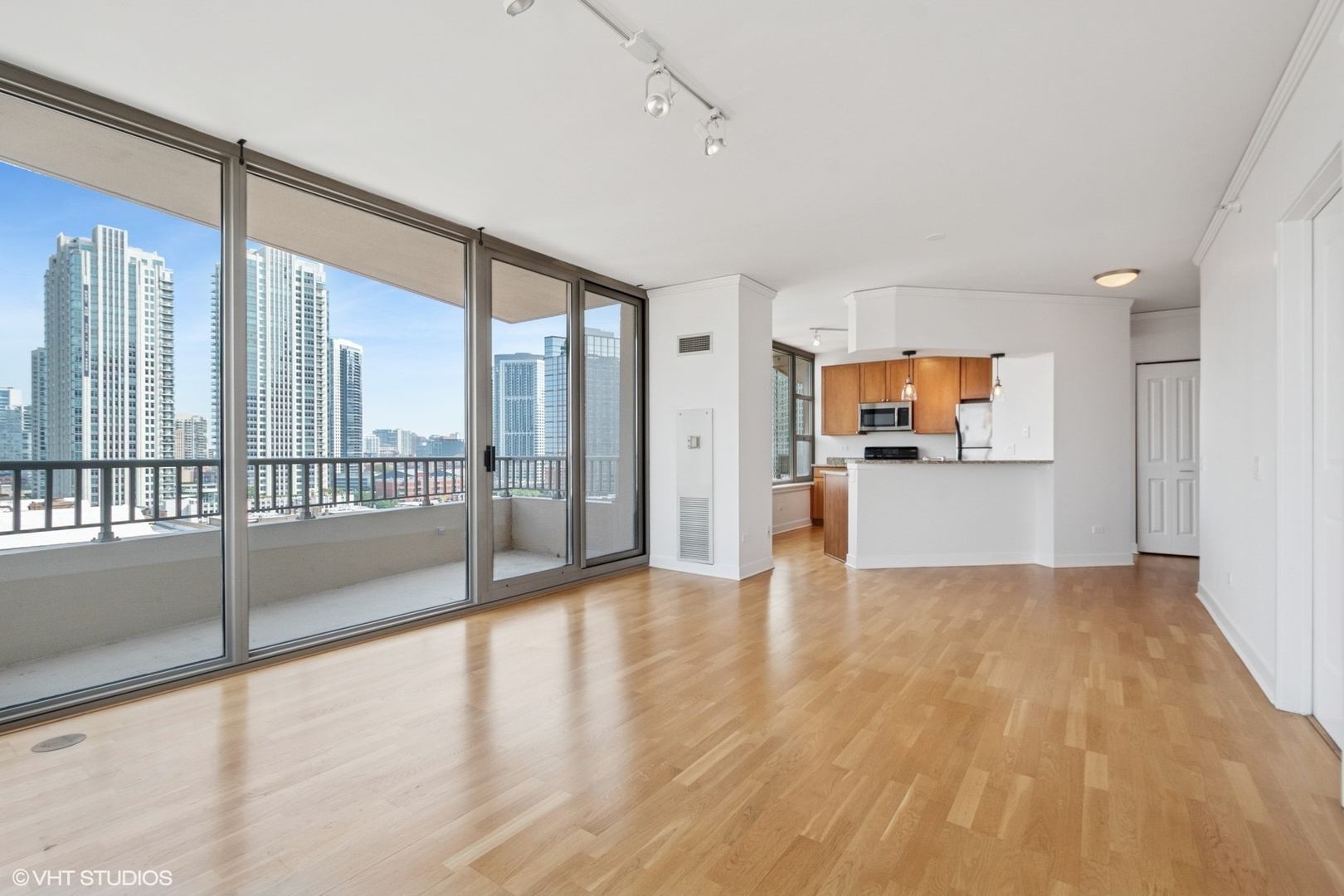 200 N Jefferson Street 1304