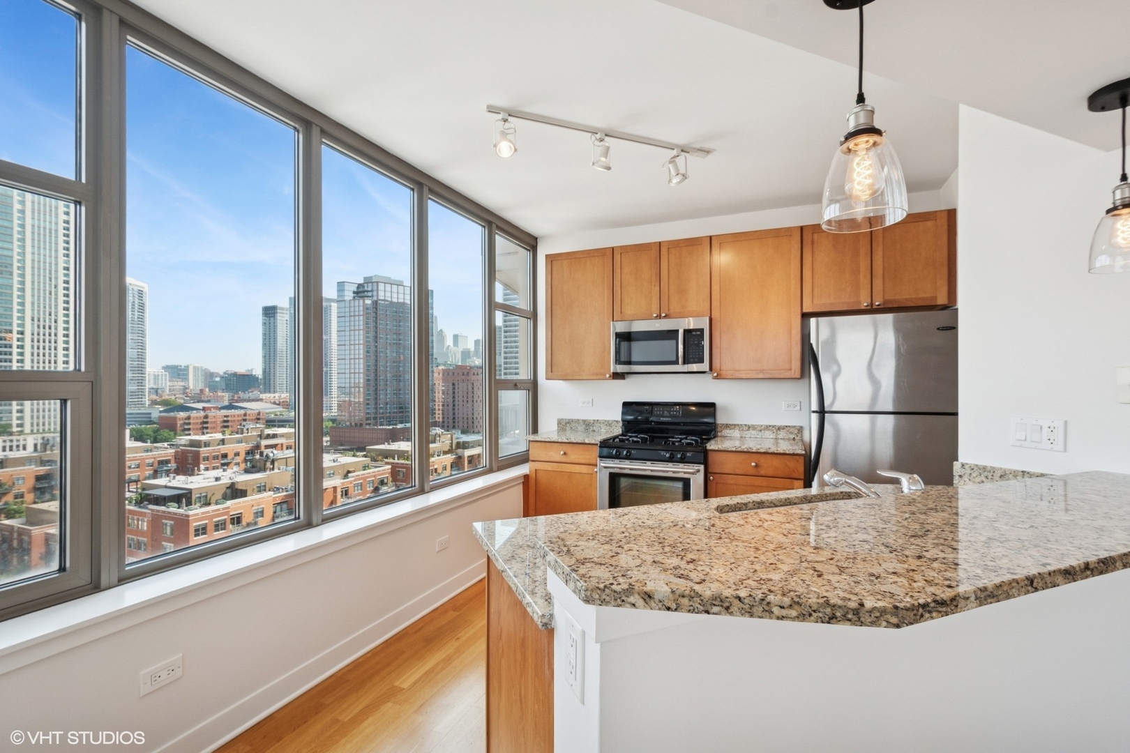 200 N Jefferson Street 1304