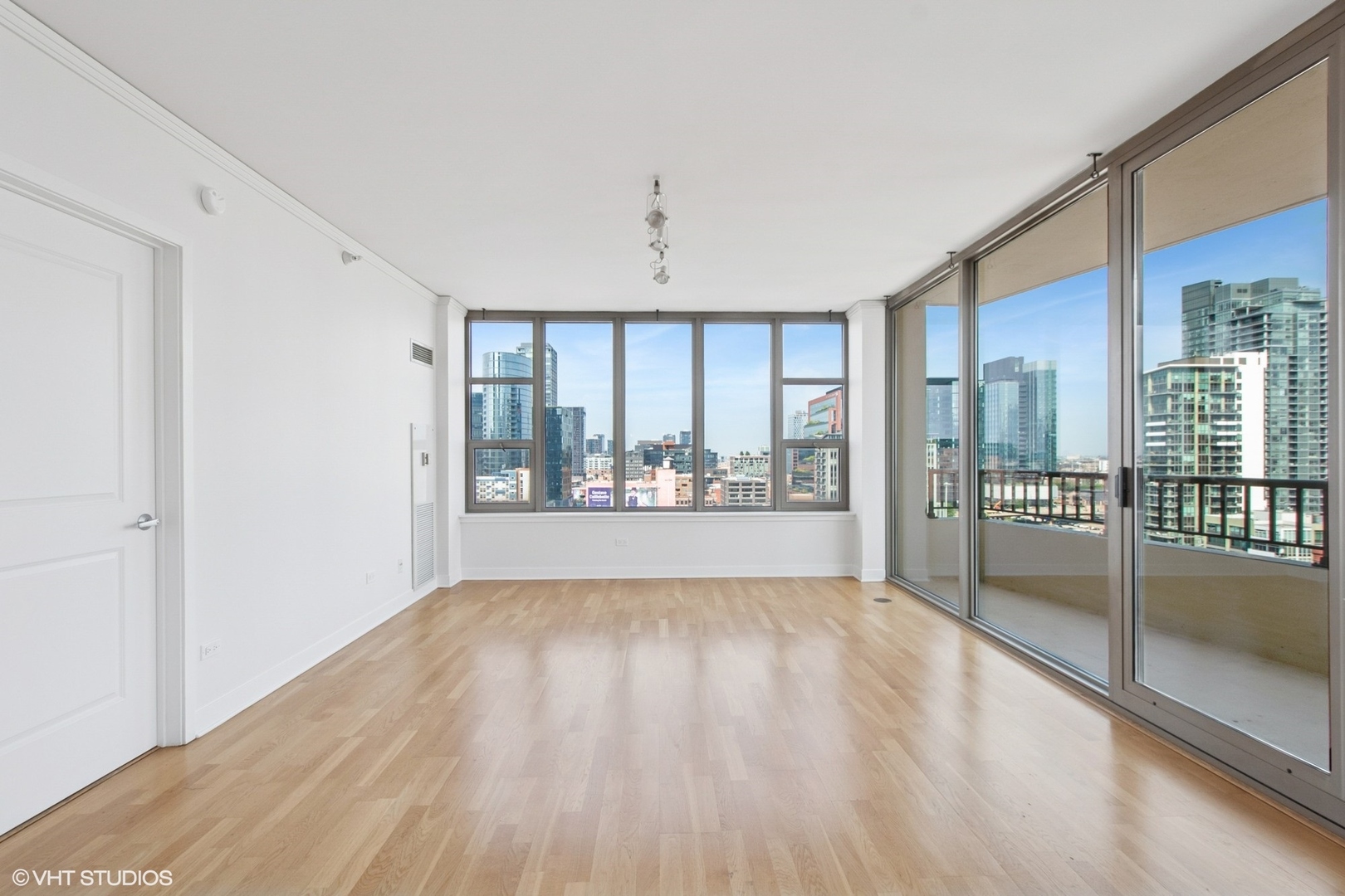 200 N Jefferson Street 1304