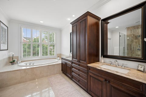 Tiny photo for 1842 Admiral Court, Glenview, IL 60026 (MLS # 12707137)