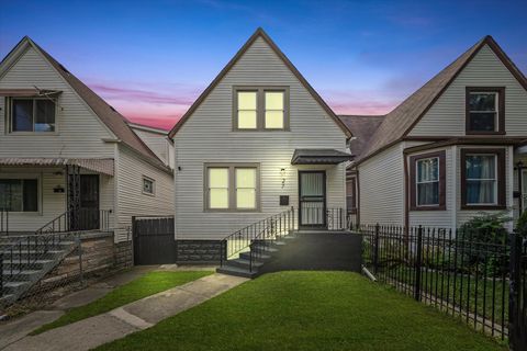 Tiny photo for 27 E 117th Place, Chicago, IL 60628 (MLS # 12505261)