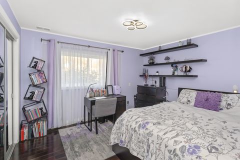 Tiny photo for 1585 W Oakmont Road, Hoffman Estates, IL 60169 (MLS # 12536023)