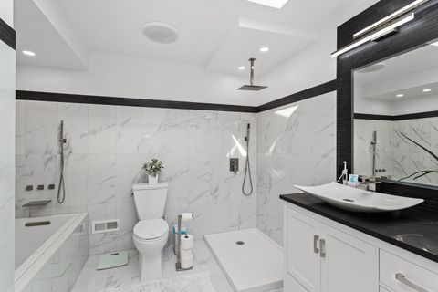 Tiny photo for 1585 W Oakmont Road, Hoffman Estates, IL 60169 (MLS # 12536023)