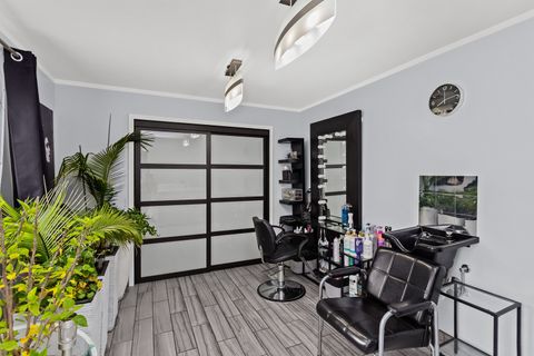 Tiny photo for 1585 W Oakmont Road, Hoffman Estates, IL 60169 (MLS # 12536023)