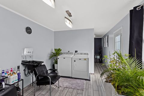 Tiny photo for 1585 W Oakmont Road, Hoffman Estates, IL 60169 (MLS # 12536023)