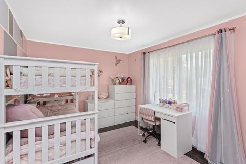 Tiny photo for 1585 W Oakmont Road, Hoffman Estates, IL 60169 (MLS # 12536023)