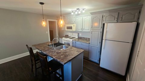 Tiny photo for 595 W Bridge Street, Kankakee, IL 60901 (MLS # 12547275)