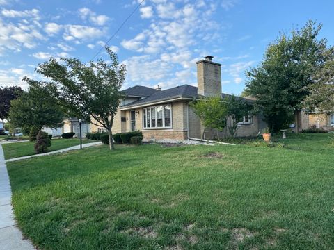 Tiny photo for 5501 Mulford Street, Skokie, IL 60077 (MLS # 12491362)