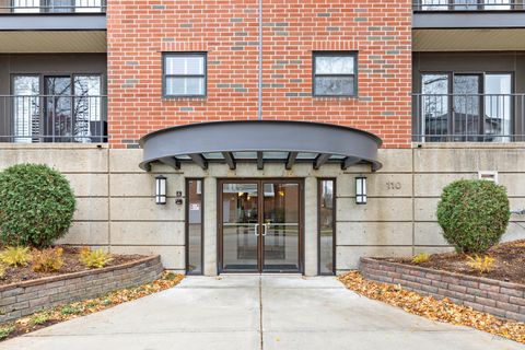 Tiny photo for 110 S Evergreen Avenue #3BS, Arlington Heights, IL 60005 (MLS # 12521438)