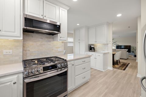 Tiny photo for 110 S Evergreen Avenue #3BS, Arlington Heights, IL 60005 (MLS # 12521438)