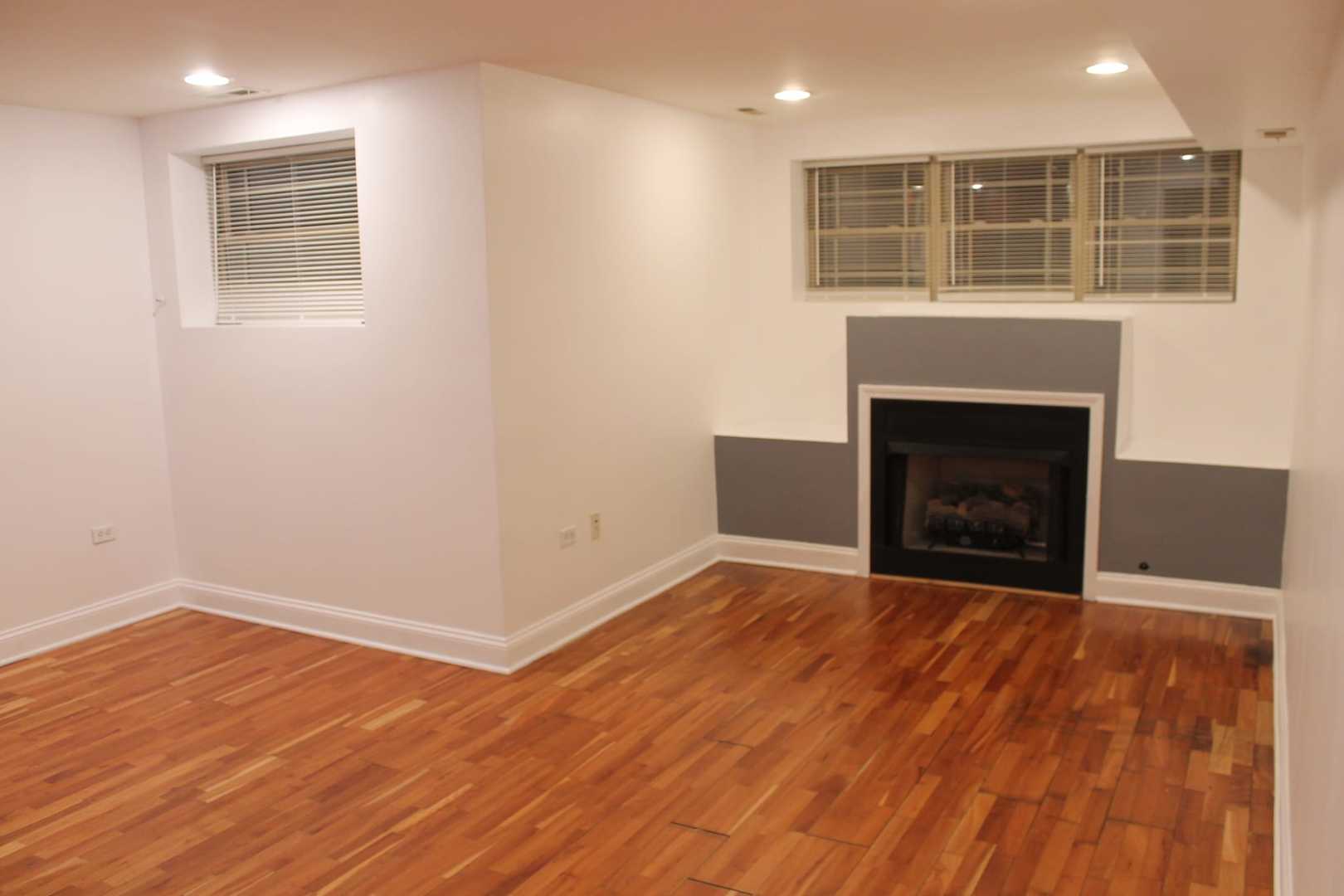 4944 N Spaulding Avenue G