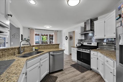Tiny photo for 3424 Parliament Lane, Naperville, IL 60564 (MLS # 12645492)