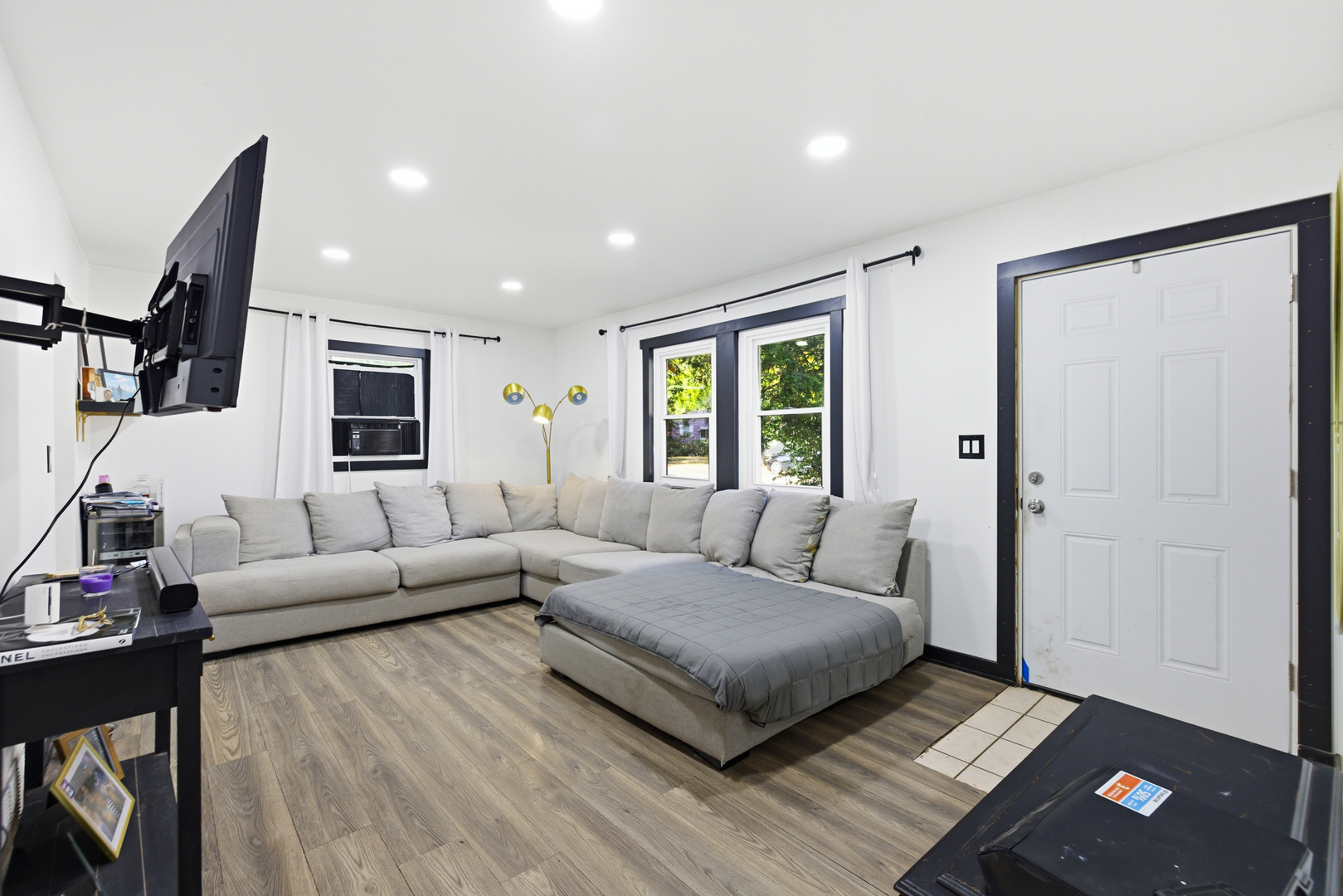 2804 Gladstone Avenue