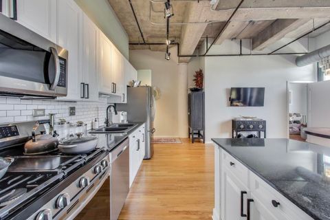 Tiny photo for 900 N KINGSBURY Street #716, Chicago, IL 60610 (MLS # 12454868)