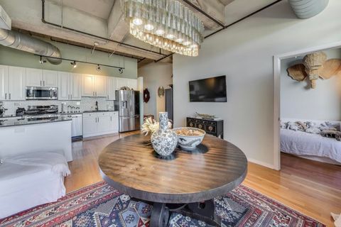 Tiny photo for 900 N KINGSBURY Street #716, Chicago, IL 60610 (MLS # 12454868)