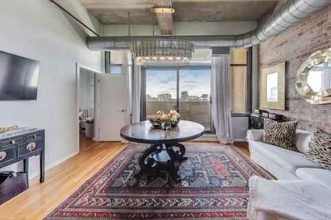 Tiny photo for 900 N KINGSBURY Street #716, Chicago, IL 60610 (MLS # 12454868)