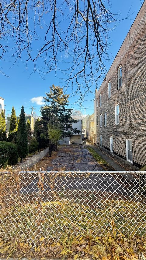 3535 S Damen Avenue Chicago IL 60609