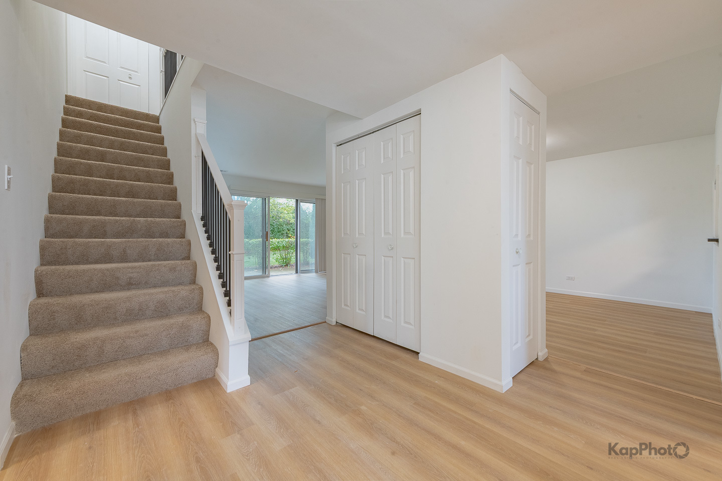 1087 Mohegan Lane