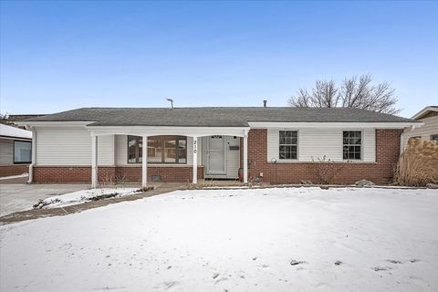 Photo of 210 Brookhaven Drive, Elk Grove Village, IL 60007 (MLS # 12568912)