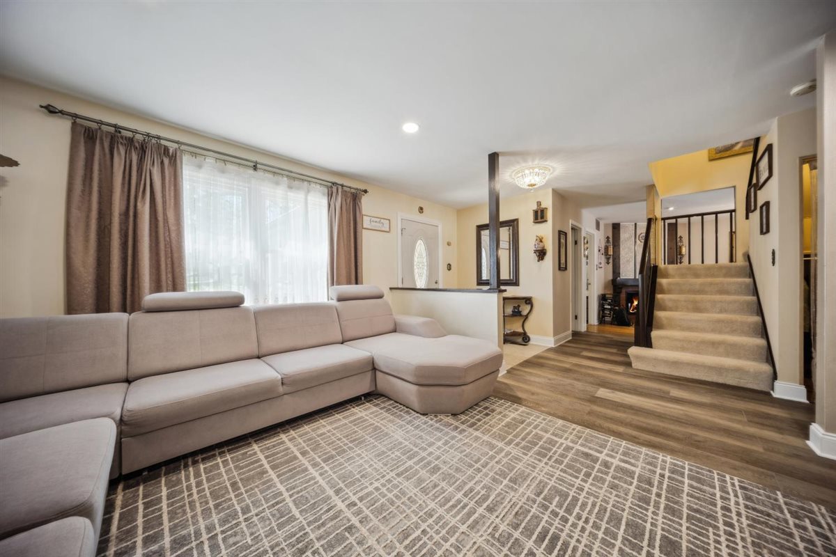 2121 PEPPERWOOD Lane 0